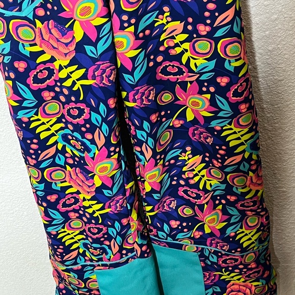 Spyder Pink and Black Jacket for Stylish Comfort - Picture 5 of 12